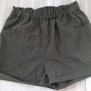 Aritzia Wilfred Free Army Shorts, Medium